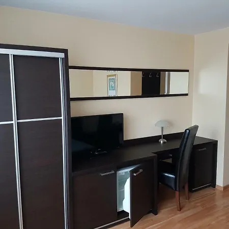 Marand ホームステイ ヤスタルニャ